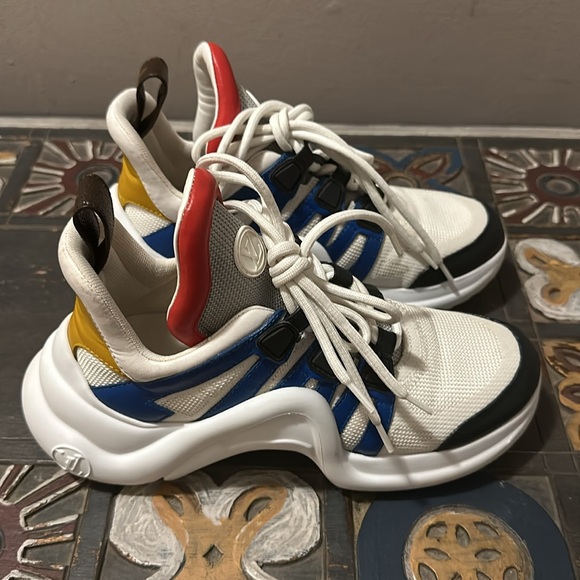 LOUIS VUITTON
Calfskin Technical Nylon LV Archlight Sneakers 35 Electric Blue - Picture 4 of 14